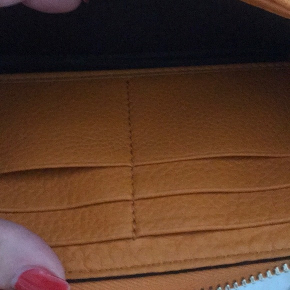 Gucci zip around wallet - Picture 4 of 6
